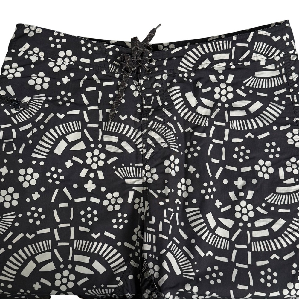 Patagonia Wavefarer Board Shorts Mens 38 Black White Geometric Tribal Print Swim
